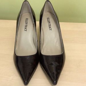 Ellen Tracy tortoise color heels